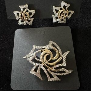 Sarah Coventry Silver and Gold Floral Brooch